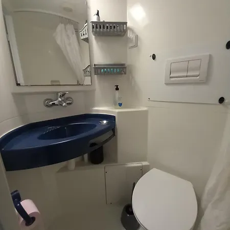 Avec Petite Place De Parking, Centre Ville, Proche Gares Appartement *